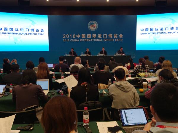 中国国际进口博览会新闻发布会召开，商务部副部长介绍情况