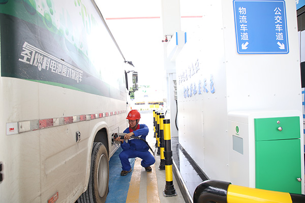 中国石化试水加氢站，在广东建成国内首座油氢合建站