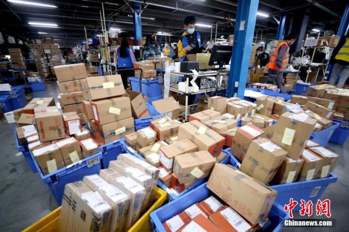 国家邮政局：前10月邮政行业业务收入同比增长14.2%